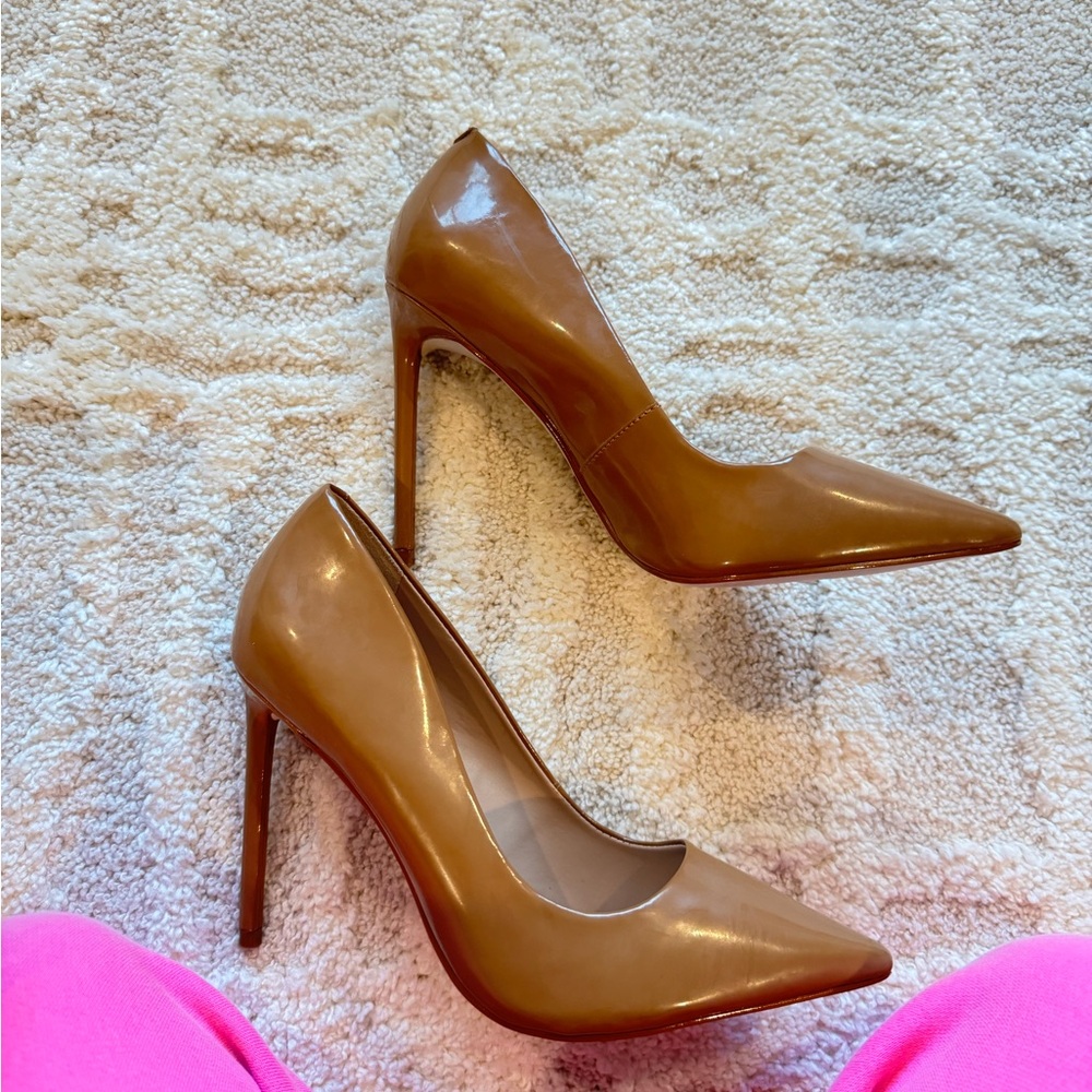 Steve Madden camel patent pump - Picture 4 of 4